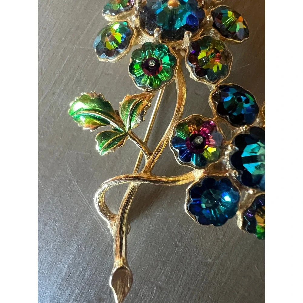 N/A gold tone